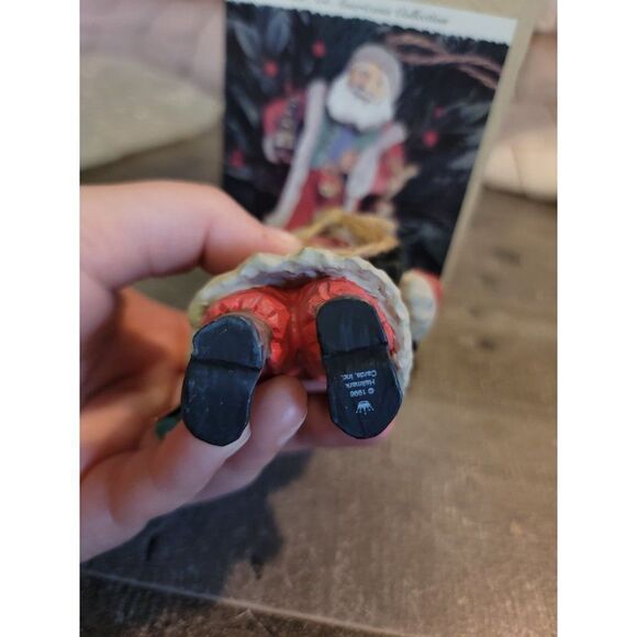 Hallmark 1998 Santa's gifts ornament Xmas decor - Picture 5 of 6